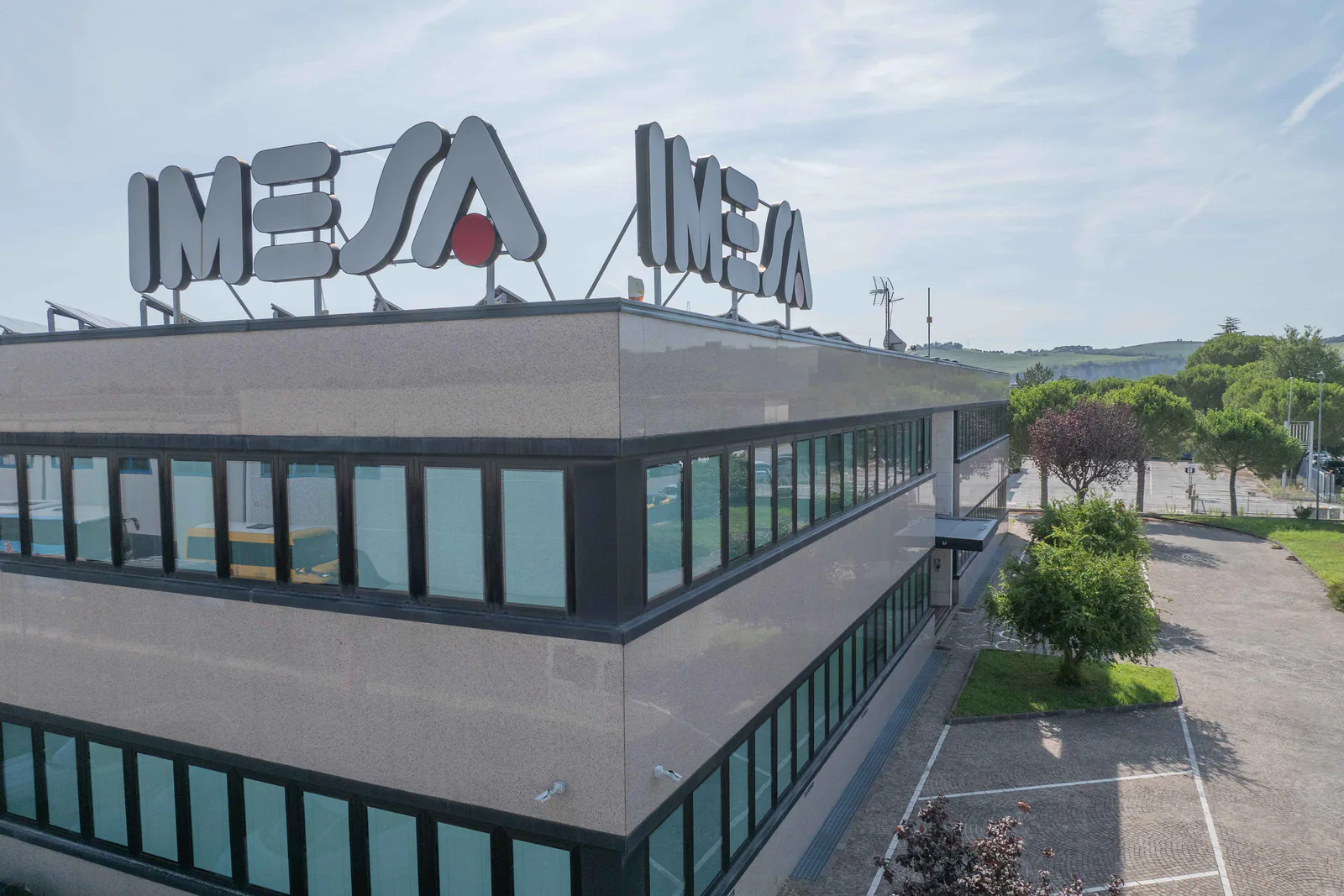 Lo stabilimento IMESA di Jesi, con le insegne sul tetto